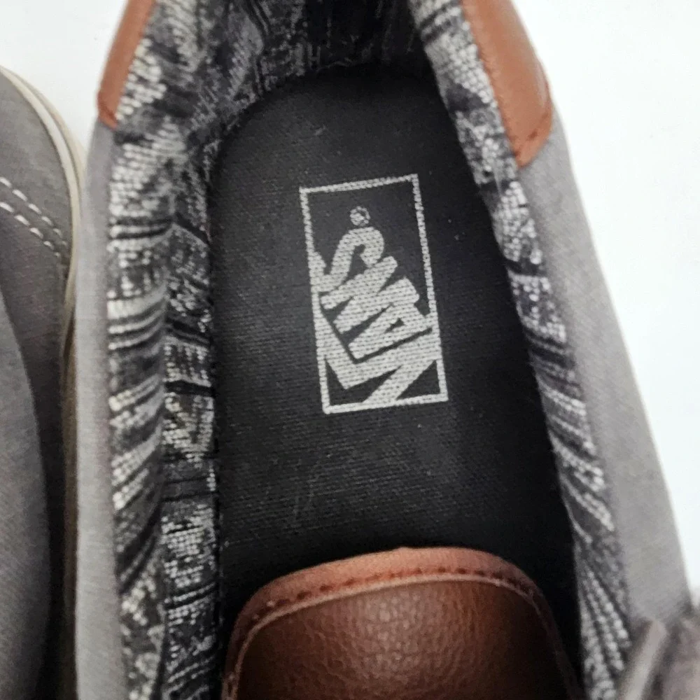 Vans Shoes‎ Mens Size 10.5 Gray Canvas Low Top Casual Skate Sneakers 721278